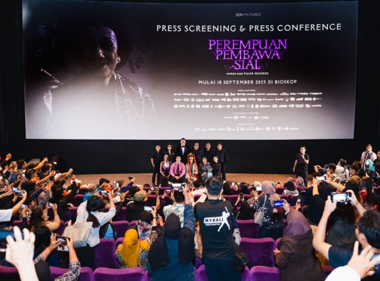 Gala Premiere Film Perempuan Pembawa Sial: Malam Mistis Bertabur Budaya yang Mencekam