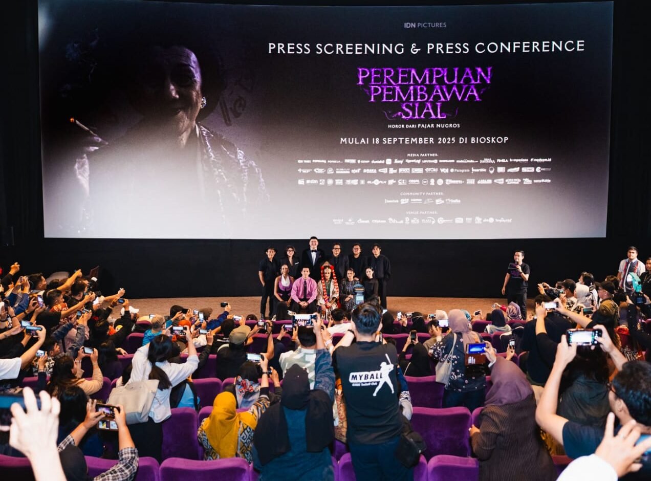Gala Premiere Film Perempuan Pembawa Sial: Malam Mistis Bertabur Budaya yang Mencekam