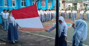 Pesan Bijak Guru Seni Rupa Saat Jadi Pembina Upacara di SMP/SMK Triwijaya Bogor