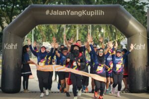 Meriah dan Penuh Warna, Ratusan Peserta Ikuti HARRIS FUN RUN 2025 di Sentul City
