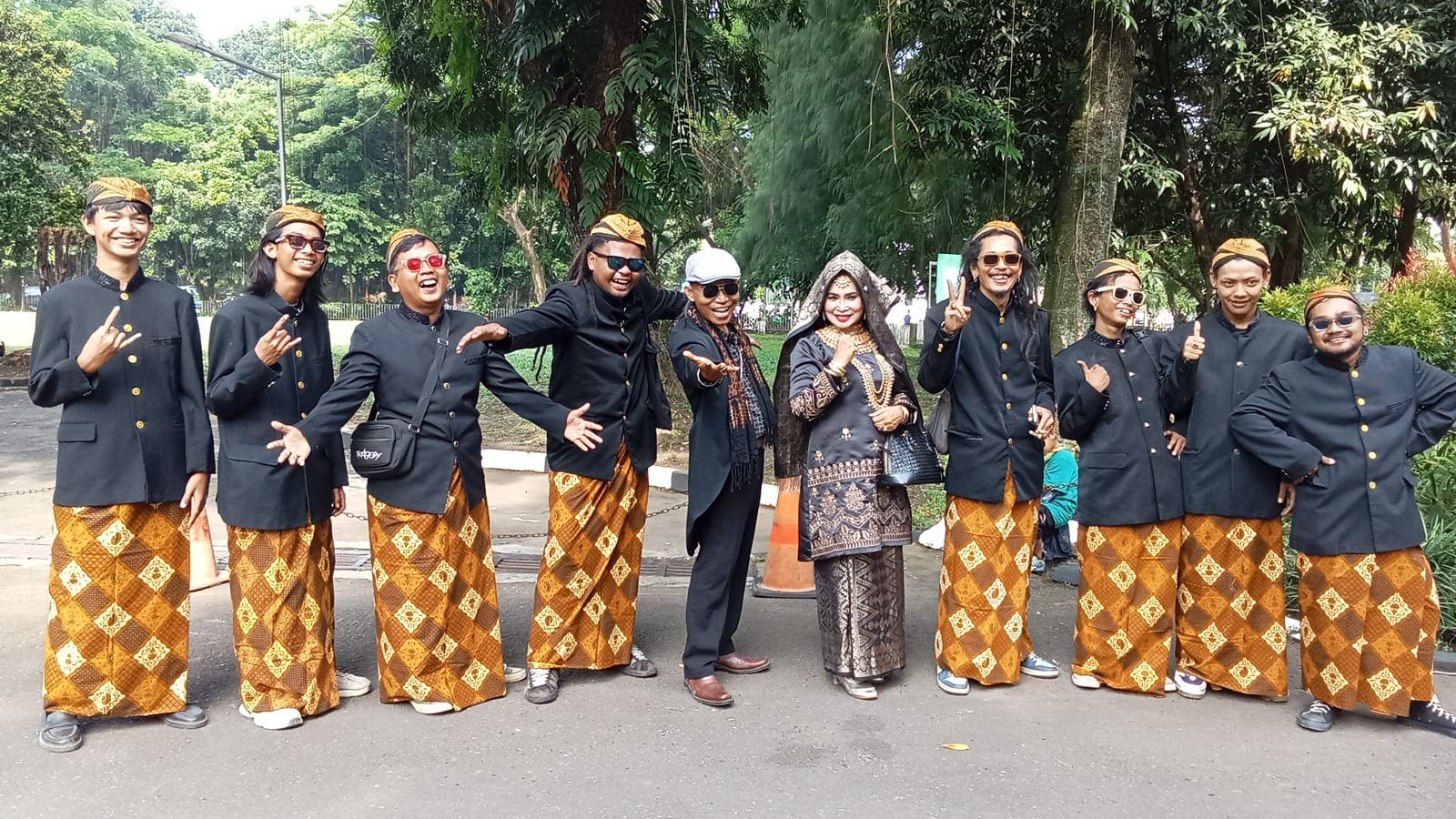 Rajah Batu di Pameran Lukis Batu: Suara Batu-Batu dari Ciliwung