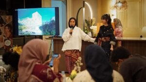 Batik Tepaselira dan Morrissey Hotel Jakarta Angkat Budaya Indonesia Lewat Kolaborasi Fashion & Lifestyle