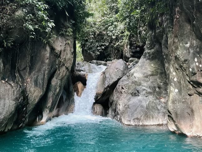 Curug Leuwi Lieuk, wisata Sentul, curug Bogor, wisata alam Bogor, tempat healing Bogor, curug indah, air terjun Leuwi Lieuk, wisata alam Jawa Barat