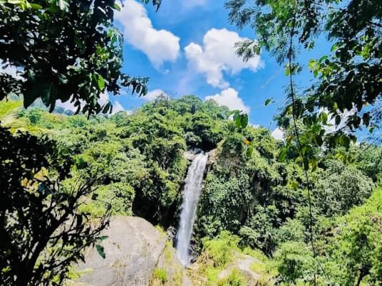 Curug Bidadari Sentul: Air Terjun Legendaris dengan Pesona Alam dan Cerita Mistis