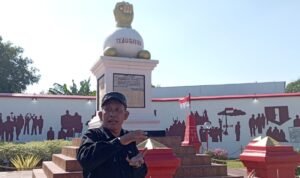 Tugu Kebulatan Tekad