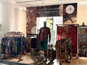 Perkuat Ekonomi Kreatif, Hotel Ciputra Jakarta Gandeng Tjempaka Gading Batik & Ellyhan Jewelry