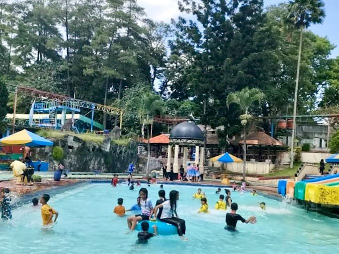 Karang Setra Waterland: Legenda Kolam Renang Bandung yang Tak Lekang oleh Waktu