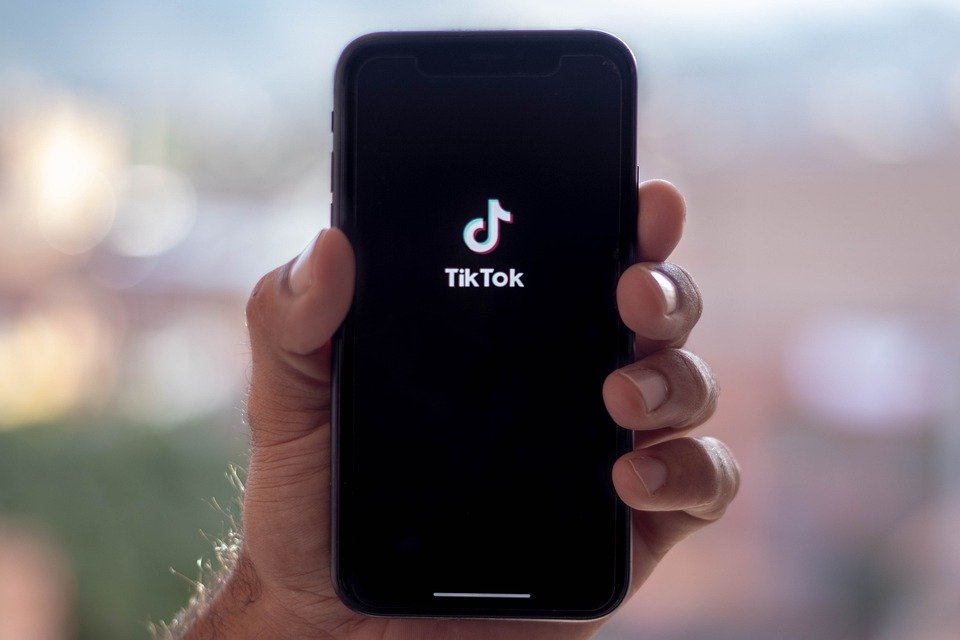 Kemkomdigi Bekukan Sementara TDPSE TikTok karena Tak Penuhi Kewajiban
