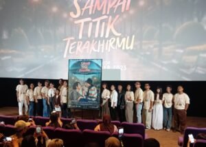 Kisah Cinta Viral Albi dan Shella Dihidupkan Kembali di Film “Sampai Titik Terakhirmu”