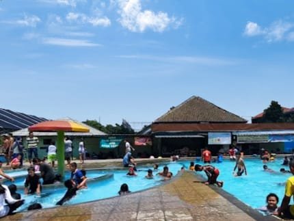Kolam Renang Tirta Maya Satriya