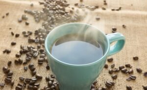 Terlalu Banyak Minum Kopi? Ini 5 Efek yang Perlu Kamu Waspadai