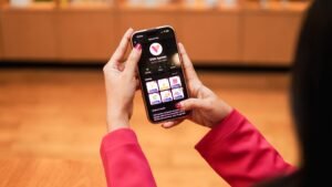 VIVA Apotek Luncurkan Layanan WhatsApp Commerce Express: Pesan Obat Sampai Dalam 1 Jam