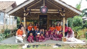 WKRI Titus Brandsma Maria Kusuma Karmel Laksanakan Bakti Sosial, Serahkan Bantuan untuk TK Plus Putra Bangsa Bogor