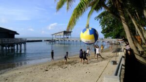 Aston Anyer Beach Hotel Hadirkan Magical Holiday Season dengan Pesta Spektakuler Bernuansa Fantasi