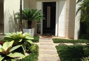 Cara Menata Batu di Taman Agar Estetik dan Rapi