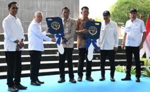 Menhub Dudy Purwagandhi Serahkan Bus Sekolah untuk Sekolah Rakyat di Yogyakarta, Wujud Sinergi Kemenhub dan Kemensos