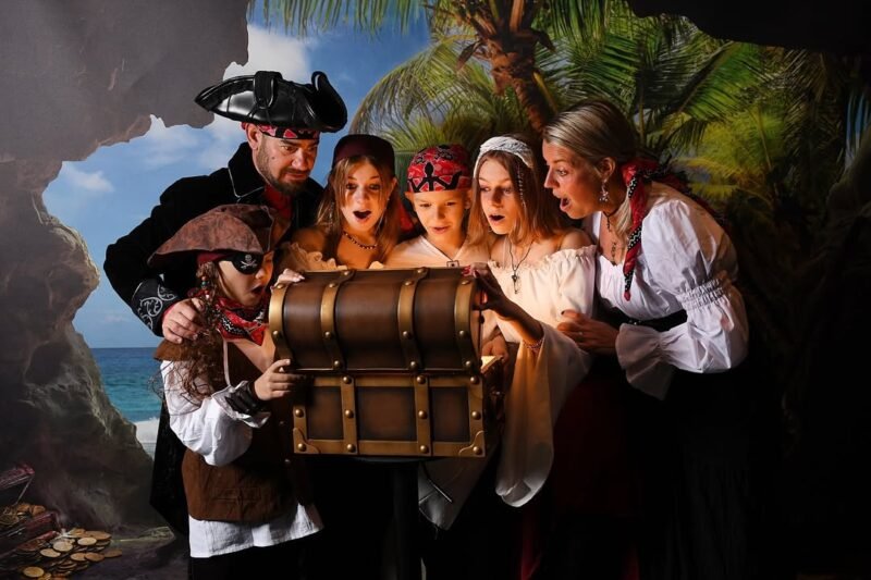 Rayakan Malam Tahun Baru 2026 dengan Sensasi Petualangan Bajak Laut di Luminor Hotel Jakarta Kota!