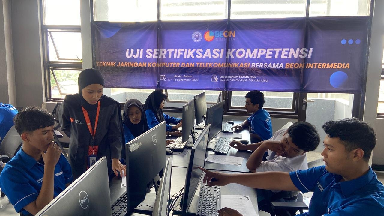Siswa SMK Muhammadiyah 7 Malang Ikuti Sertifikasi SysAdmin Bersama Jagoan Hosting