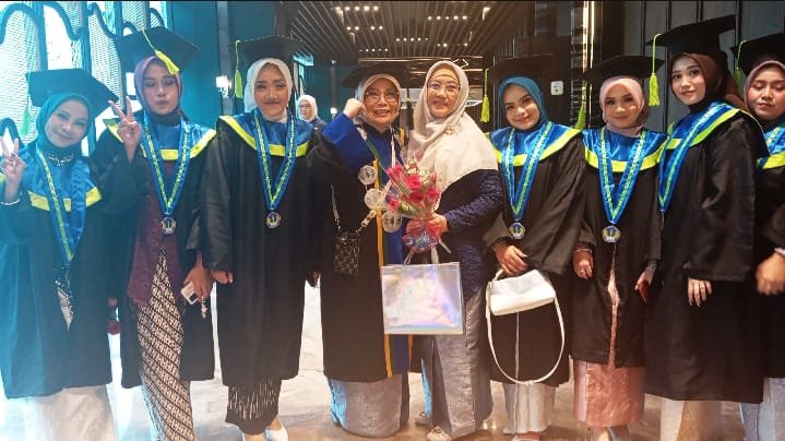 Wisuda Institut Kesehatan Hermina 2025: Mengukuhkan Garda Baru Tenaga Kesehatan Indonesia