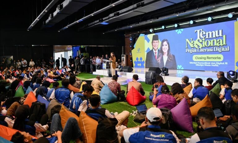 Bukan Sekadar Literasi Digital, Relawan TIK Hadir untuk Kemanusiaan di Sumatra