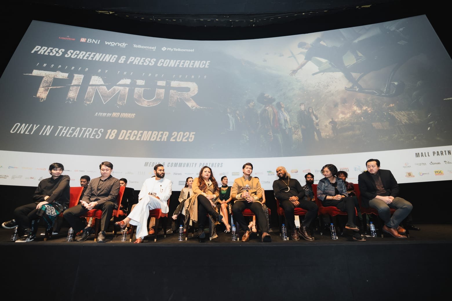 Epicentrum XXI Disulap Jadi Hutan Rimba, Gala Premiere Film Timur Bikin Penonton Histeris dan Banji Air Mata