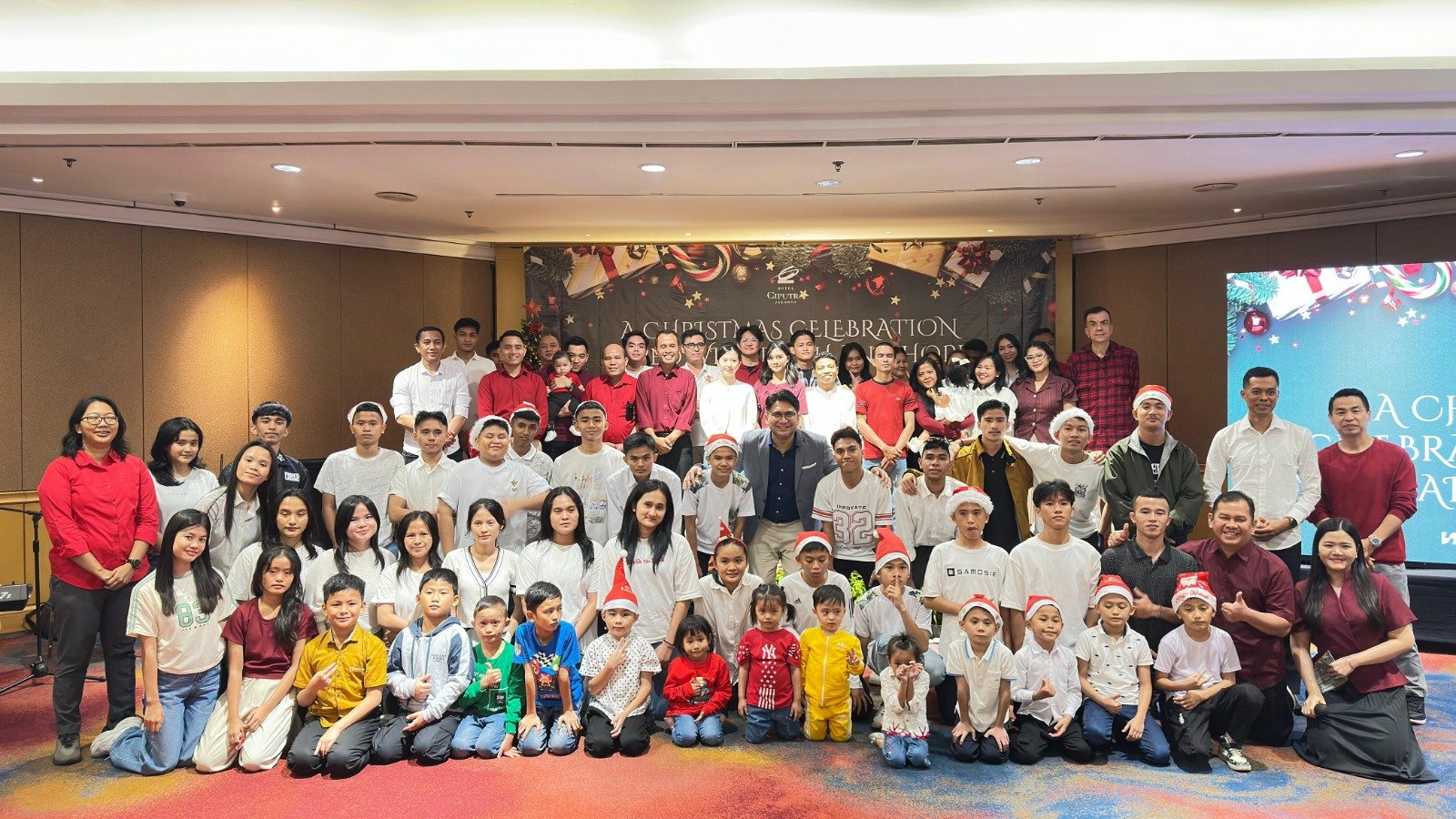 Hotel Ciputra Jakarta Rayakan Natal Bersama Staf dan Panti Asuhan Hati Bangsa