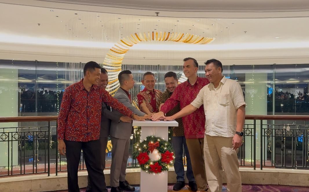 Hotel Ciputra Jakarta Sambut Musim Natal Lewat Christmas Tree Lighting Ceremony yang Meriah