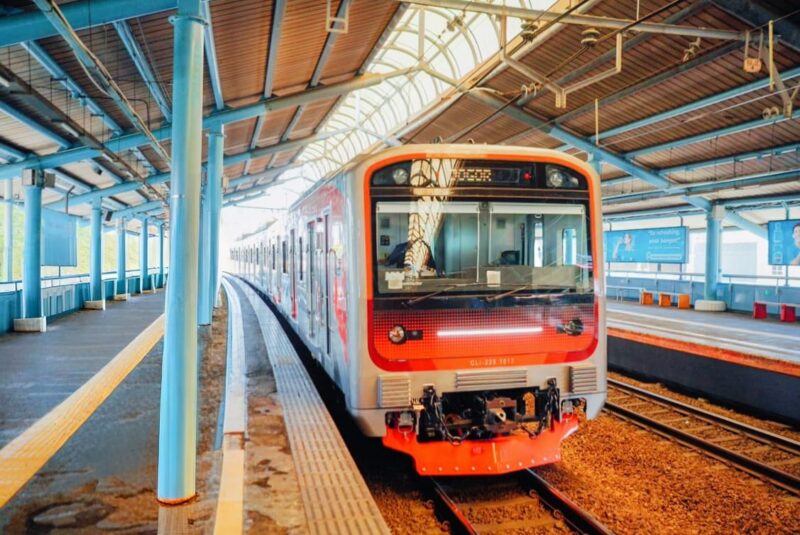 KAI Commuter Mulai Operasikan KRL Baru Buatan INKA di Lintas Bogor ...