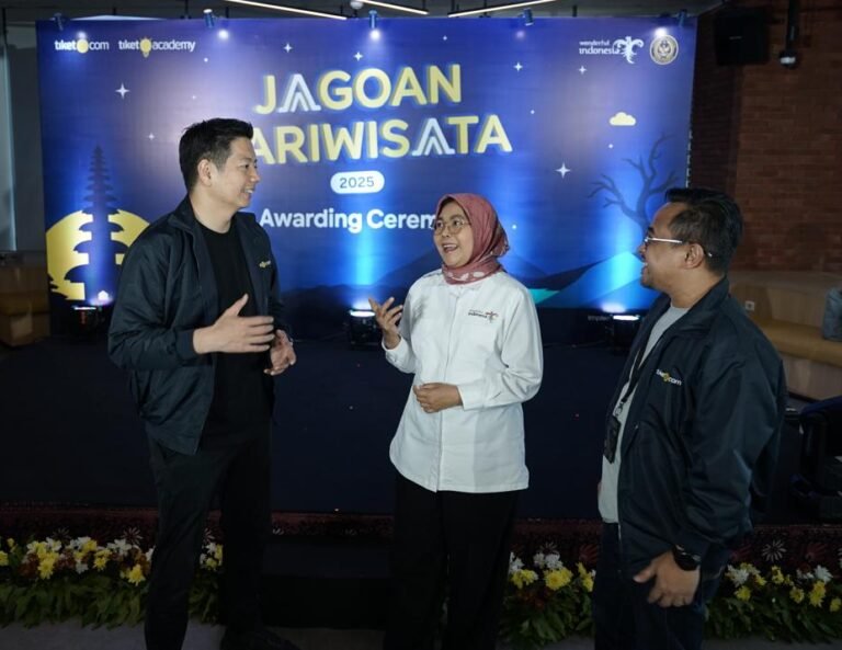 Kemenpar dan tiket.com Luncurkan Jagoan Pariwisata 2025 untuk Perkuat UMKM Desa Wisata