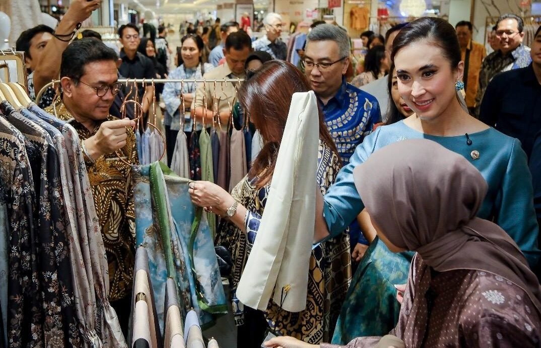 Menpar Ajak Ibu-Ibu Belanja Sekaligus Liburan Lewat BINA Indonesia Great Sale 2025