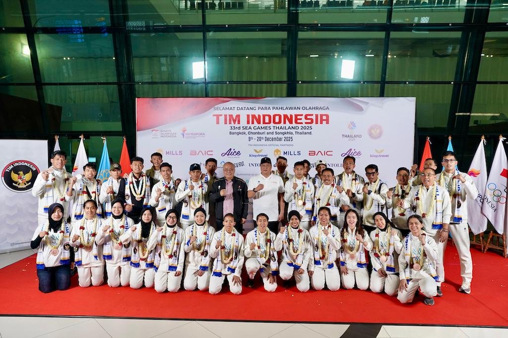 Rombongan Terakhir Kontingen Indonesia SEA Games 2025 Tiba di Tanah Air, Disambut Hangat Kemenpora