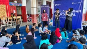 Trauma Healing Anak Pengungsi Sumbar: Kemkomdigi Hadirkan Dongeng & Edukasi PP Tunas di Tengah Bencana