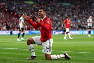 Casemiro: Dari Jangkar Madrid hingga Standar Disiplin di Old Trafford