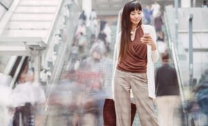 Gen Z Ubah Cara Bayar Orang Indonesia: Dompet Digital & Travel Jadi Tren Besar 2026