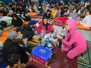 Ketua Bhayangkari Jabar Salurkan Bantuan untuk Korban Longsor dan Banjir Bandang di Pasirlangu KBB