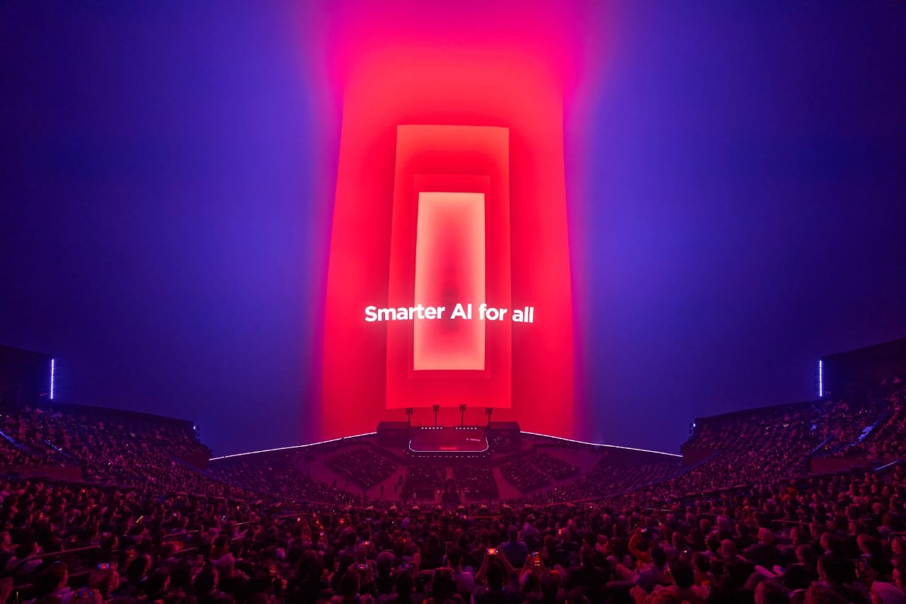 Lenovo Perkuat Penerapan AI Enterprise lewat Peluncuran Agentic AI dan Lenovo xIQ