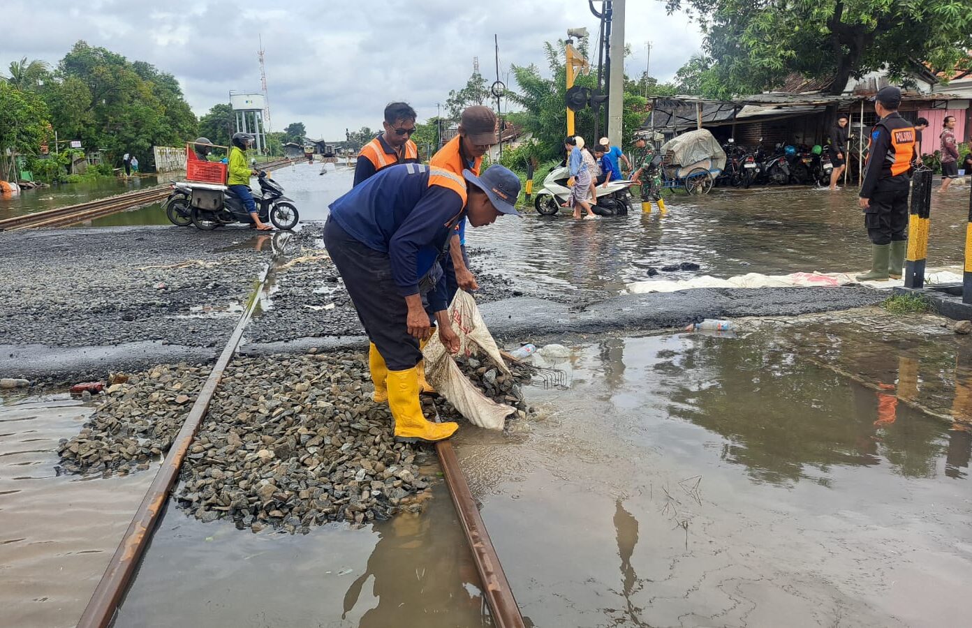Lintasan Mulai Normal, KAI Pastikan Operasional Kereta Tetap Aman