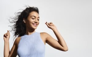 Melanjutkan Kesuksesan Generasi Pertama, HUAWEI FreeClip 2 Hadir dengan Desain Airy C-Bridge yang Lebih Ringan dan Nyaman