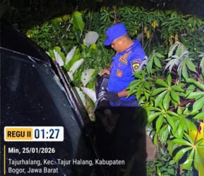 Mobil Terperosok di Jalur Bomang Tajurhalang, Damkar Kabupaten Bogor Evakuasi Dini Hari