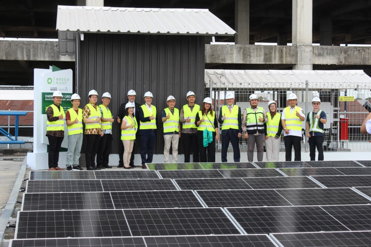 IKD Resmikan PLTS Atap 10 MWp Terbesar di Sumut, Pabrik Ban Swallow–Delium Kini Pakai Energi Surya