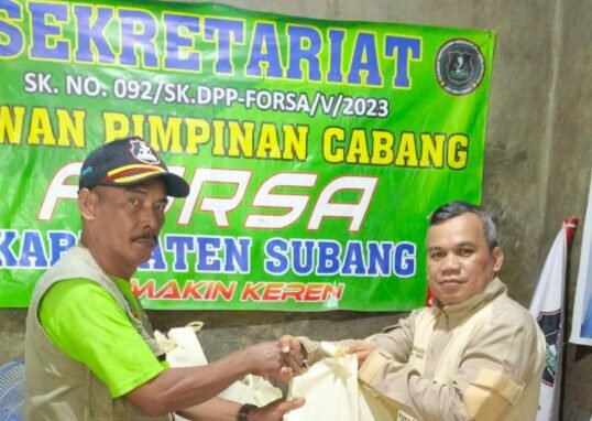FORGANA Salurkan 100 Paket Sembako untuk Korban Banjir Subang