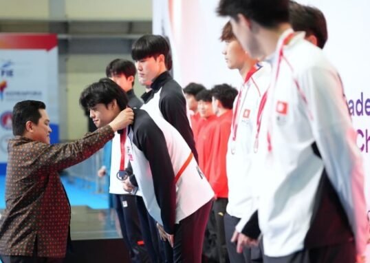 Menpora Kalungkan Medali Asian Cadet and Junior Fencing Championship 2026, Anggar Masuk 21 Cabor Unggulan