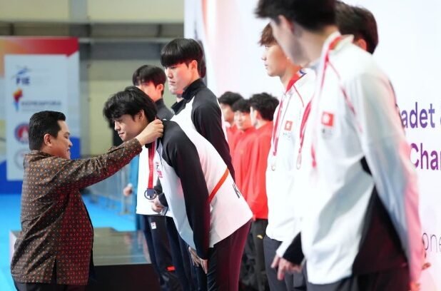 Menpora Kalungkan Medali Asian Cadet and Junior Fencing Championship 2026, Anggar Masuk 21 Cabor Unggulan