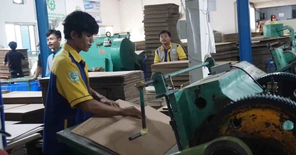 Pembatasan Truk Sumbu 3 Saat Lebaran 2026, Industri Kertas dan AMDK Terancam Gangguan Produksi