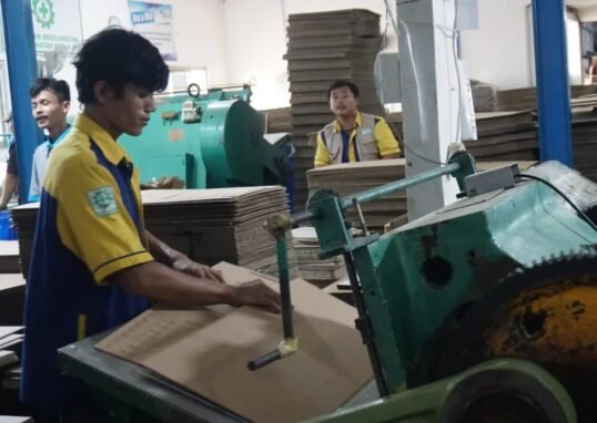 Pembatasan Truk Sumbu 3 Saat Lebaran 2026, Industri Kertas dan AMDK Terancam Gangguan Produksi