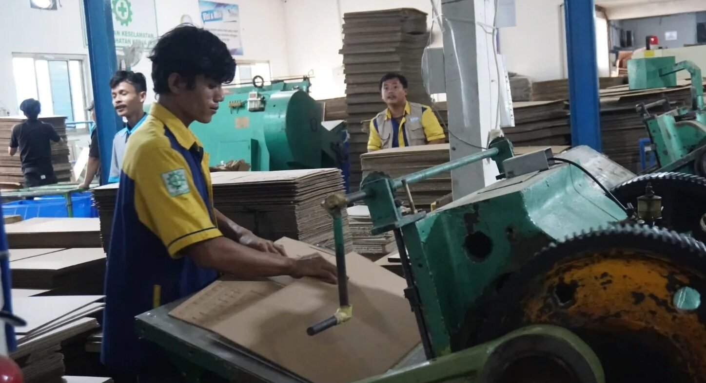 Pembatasan Truk Sumbu 3 Saat Lebaran 2026, Industri Kertas dan AMDK Terancam Gangguan Produksi