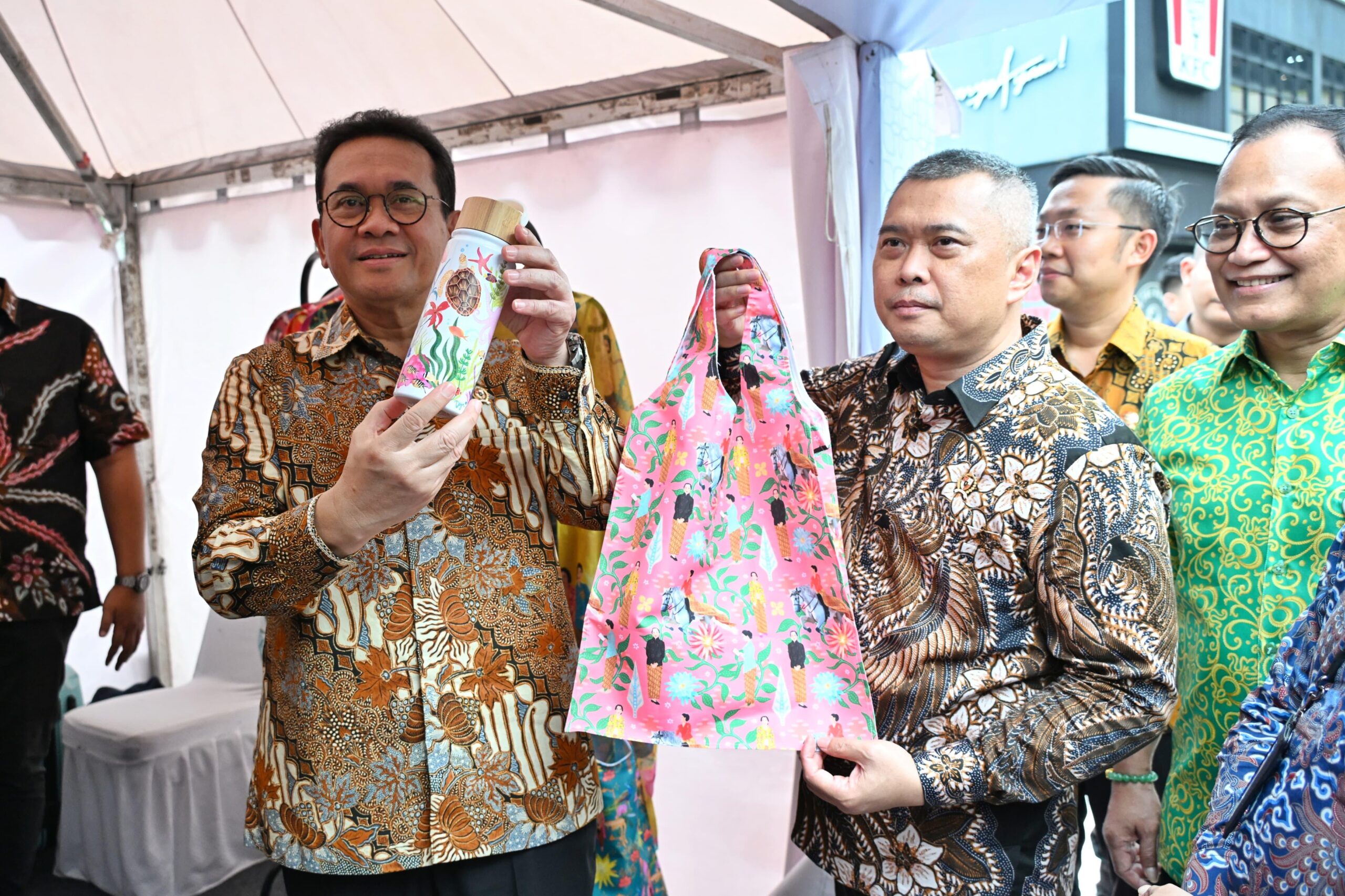 Produk UMKM Kini Hadir di Kereta Api dan Stasiun, Menhub Dorong Perluasan ke Bandara dan Pelabuhan