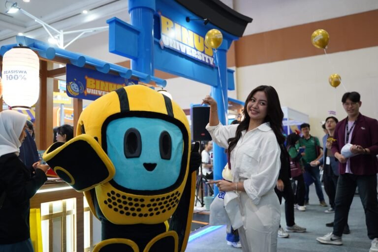 Kolaborasi Alumni Warnai Booth BINUS University di IIETE 2026, Perkuat Sinergi Kampus dan Industri Kreatif