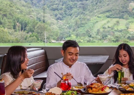Sajian Berbuka Puasa Ala Timur Tengah, “Ramadan in Harmony” Hadir di Grand Aston Puncak Hotel & Resort