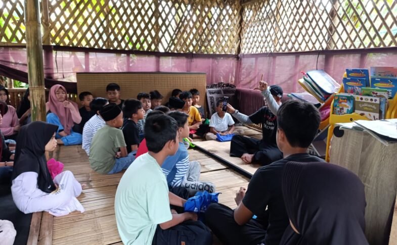 Puluhan Anak Kampung Pasirangin Ikuti Pembukaan Ramadhan Ceria ke-3 di Kompleks Edukasi Putra Bangsa